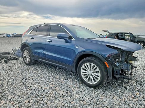 Used 2024 Cadillac XT4 Luxury FWD image 2