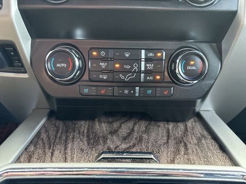 Used 2019 Ford F250 Lariat w/ Lariat Ultimate Package image 18