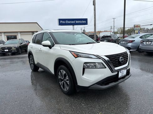 Used 2023 Nissan Rogue SV w/ SV Premium B Package AWD/4WD image 3