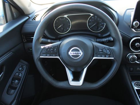 Used 2025 Nissan Sentra SV image 21