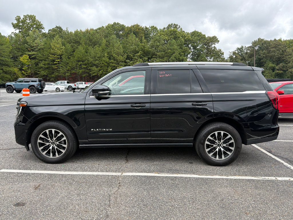 Used 2025 Ford Expedition Platinum AWD/4WD image 4