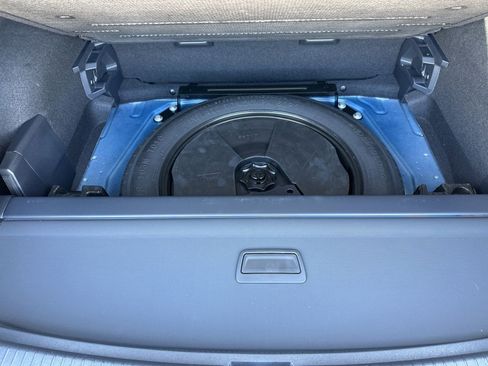 Certified 2023 Volkswagen Tiguan SEL R-Line image 30