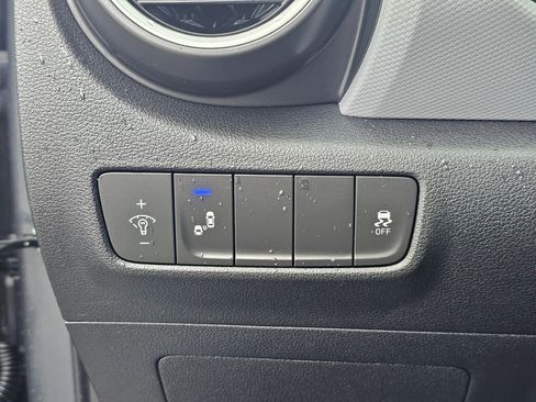 Used 2018 Hyundai Kona SEL AWD/4WD image 33