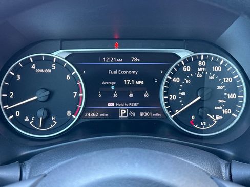 Used 2025 Nissan Sentra SV image 29