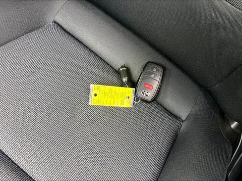 Used 2025 Toyota Prius LE image 11