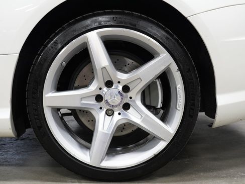 Used 2016 Mercedes-Benz SL 550 w/ Driver Assistance Package image 51