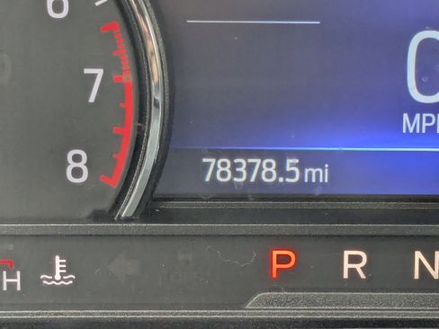 Used 2023 Ford Explorer XLT w/ Equipment Group 202A image 31