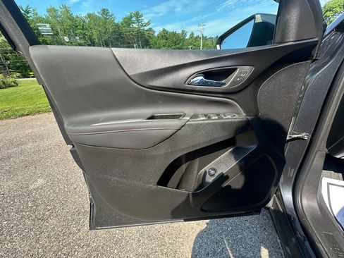 Used 2023 Chevrolet Equinox RS AWD/4WD image 10