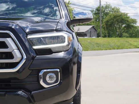 Used 2021 Toyota Tacoma Limited AWD/4WD image 10