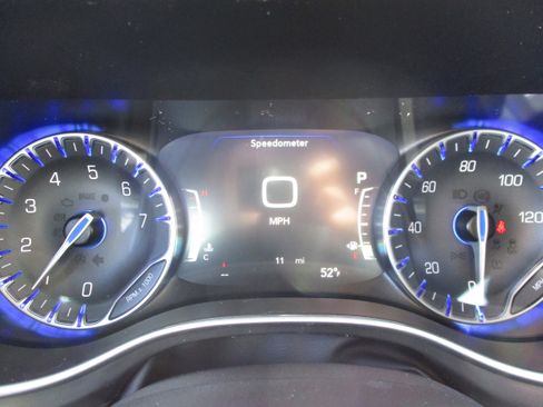 New 2026 Chrysler Pacifica Select FWD image 16