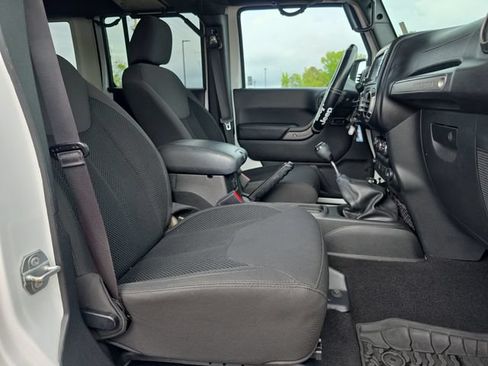 Used 2017 Jeep Wrangler Unlimited Sport AWD/4WD image 15