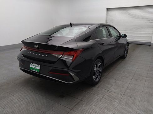 Used 2025 Hyundai Elantra SEL image 9