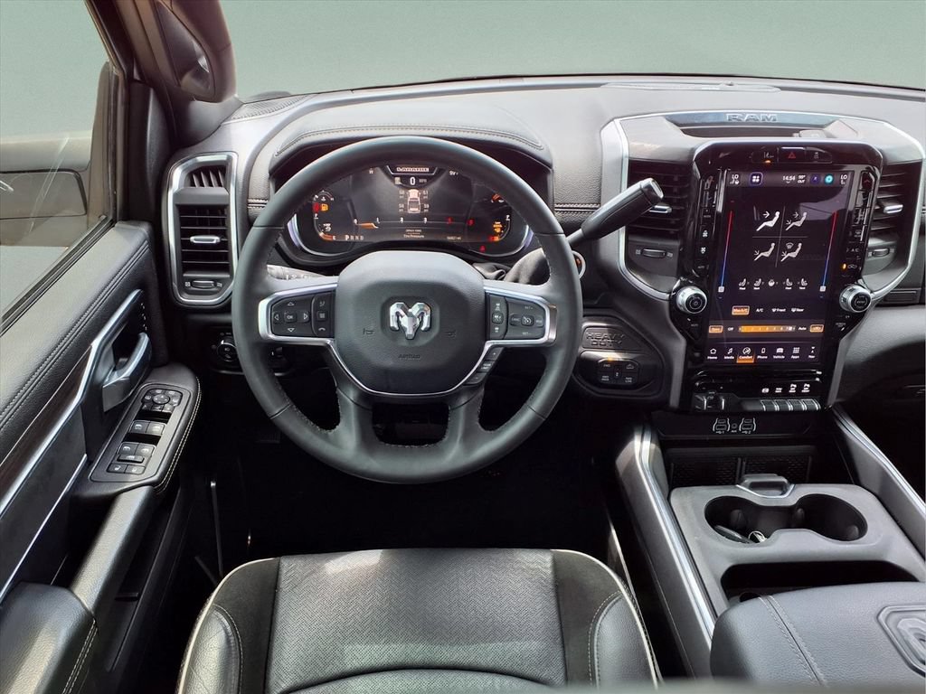 Used 2025 RAM 2500 Laramie AWD/4WD image 9