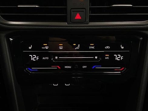 New 2026 Volkswagen Taos SE image 22