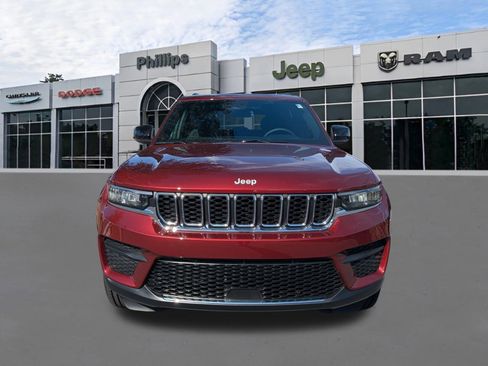 New 2025 Jeep Grand Cherokee Laredo image 8