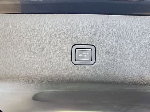 Certified 2023 Chevrolet Traverse LT w/ Midnight/Sport Edition image 11