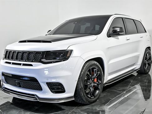 Used 2019 Jeep Grand Cherokee SRT AWD/4WD image 5