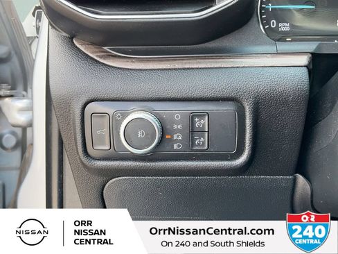 Used 2021 Ford Explorer Limited w/ Equipment Group 301A AWD/4WD image 19