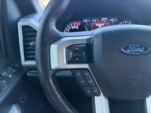 Used 2022 Ford F250 Lariat w/ Chrome Package image 18