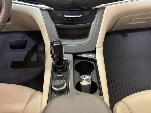 Used 2021 Cadillac XT6 Premium Luxury AWD/4WD image 18