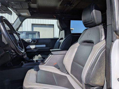 Used 2022 Ford Bronco Black Diamond image 14