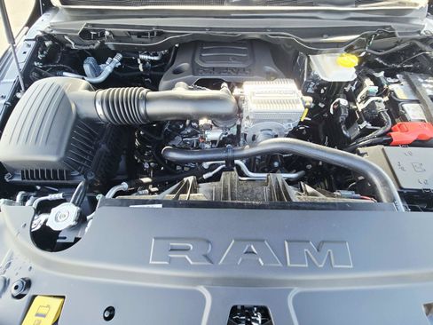 New 2026 RAM 1500 Laramie AWD/4WD image 21