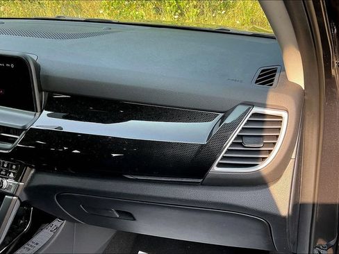 Used 2025 Kia Seltos S AWD/4WD image 16