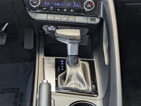New 2024 Hyundai Elantra SEL image 14