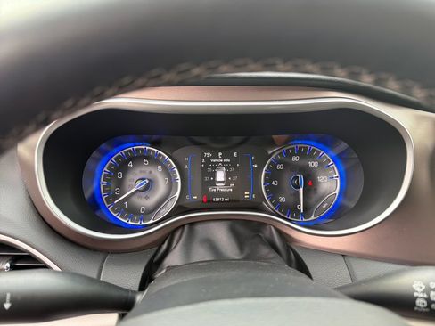 Used 2023 Chrysler Voyager LX FWD image 19