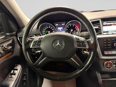Used 2016 Mercedes-Benz GL 550 4MATIC image 19