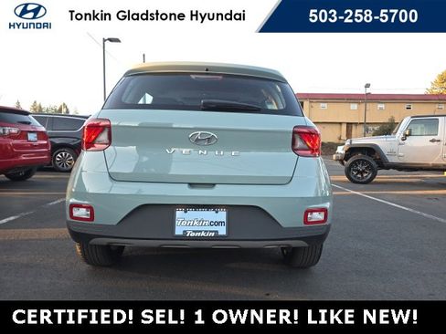 Certified 2025 Hyundai Venue SEL image 6