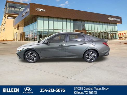 Used 2025 Hyundai Elantra Sport FWD image 5