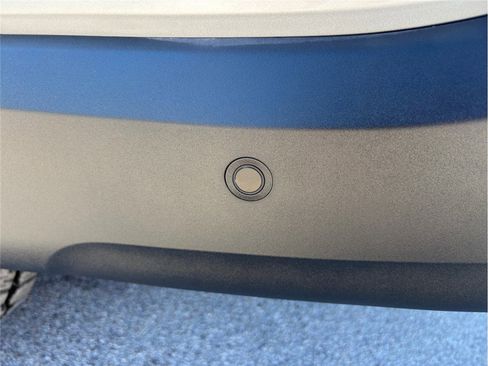 Used 2022 Rivian R1T Adventure image 16