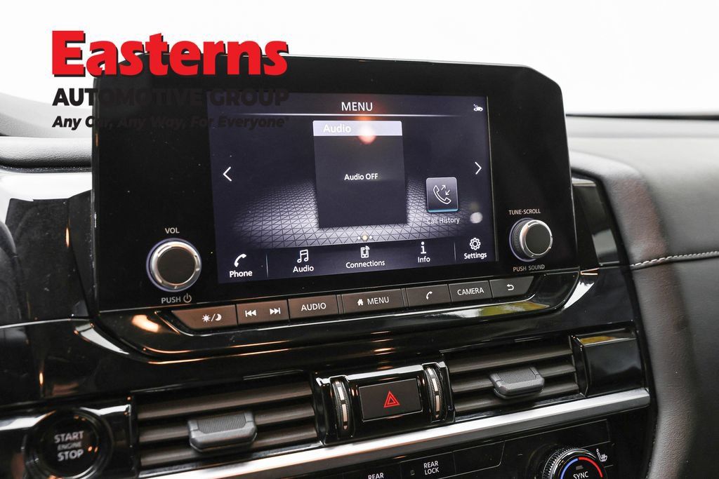 Used 2025 Nissan Pathfinder SV FWD image 19