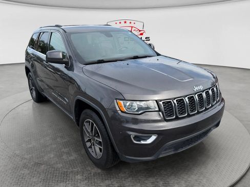 Used 2019 Jeep Grand Cherokee Laredo w/ Laredo X Package RWD image 7