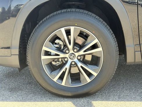 Used 2019 Toyota Highlander LE FWD image 10