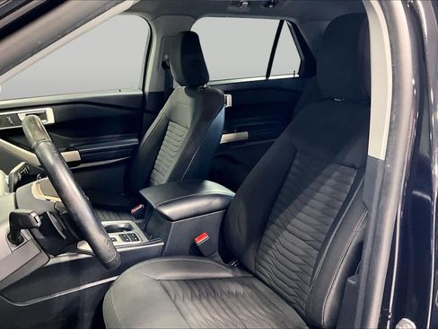 Used 2020 Ford Explorer XLT RWD image 8