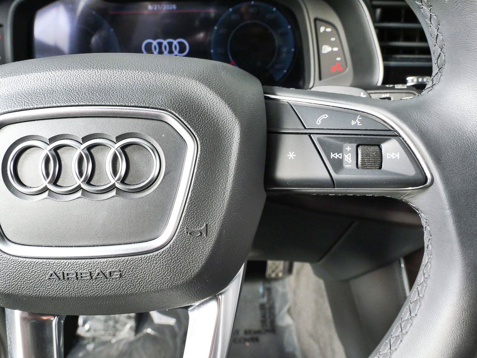 Used 2023 Audi Q7 2.0T Premium Plus w/ Premium Plus Package AWD/4WD image 14