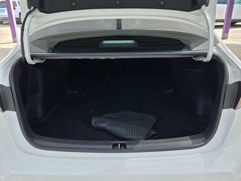Used 2024 Toyota Corolla SE FWD image 5