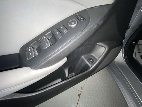 Used 2018 Honda Accord LX image 13