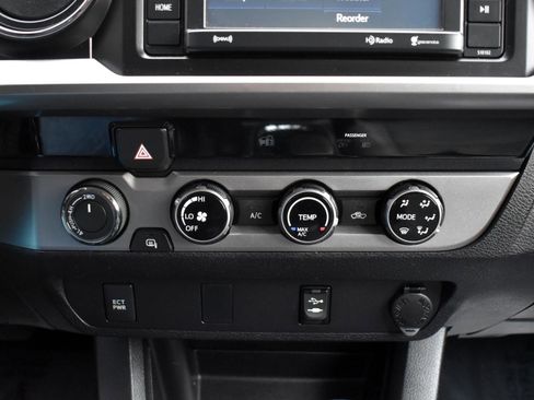 Used 2016 Toyota Tacoma SR5 image 22