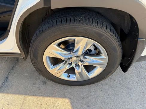 Used 2014 Toyota Highlander Limited image 31