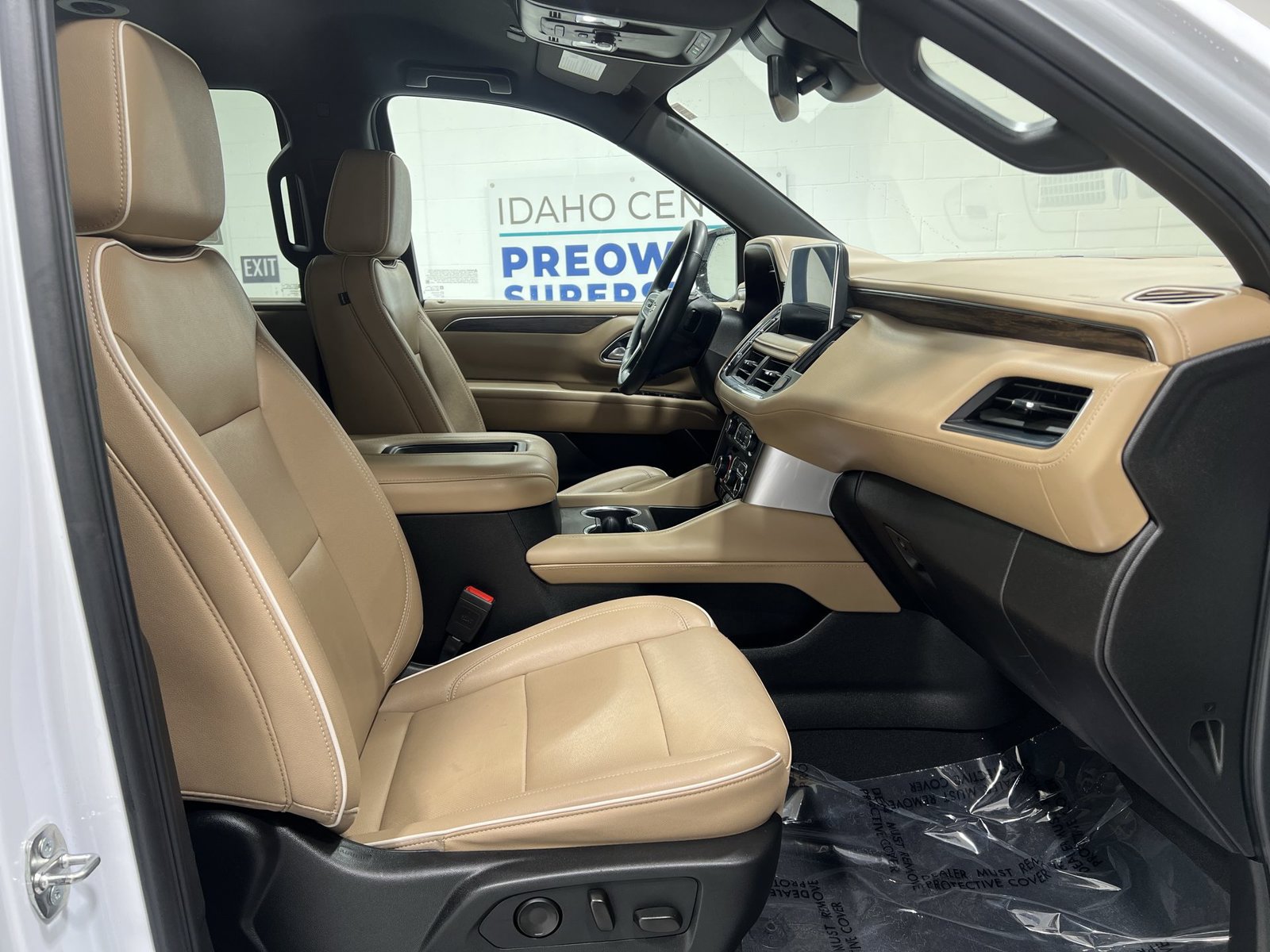 Used 2024 Chevrolet Suburban Premier AWD/4WD image 25