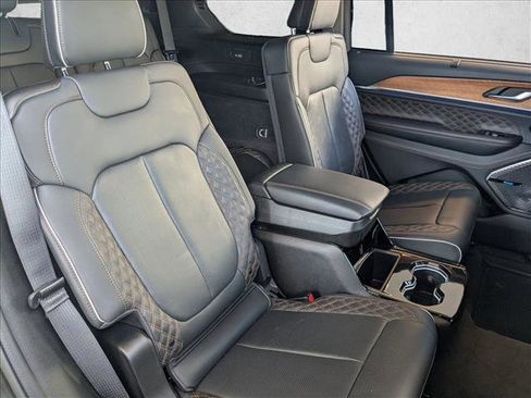 Used 2023 Jeep Grand Cherokee L Summit AWD/4WD image 23