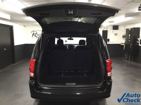 Used 2015 Dodge Grand Caravan SE FWD image 12