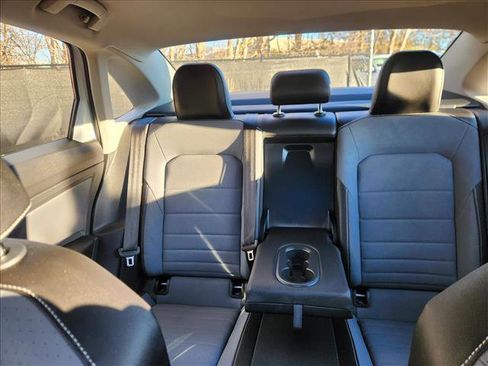 Used 2025 Volkswagen Jetta SE w/ Sunroof Package image 16