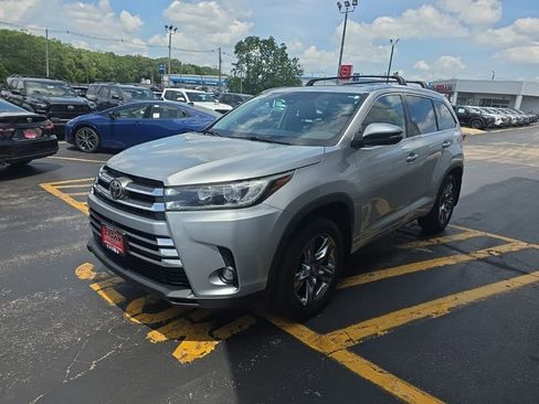 Used 2019 Toyota Highlander Limited Platinum AWD/4WD image 9