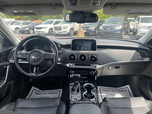 Used 2018 Kia Stinger RWD image 16
