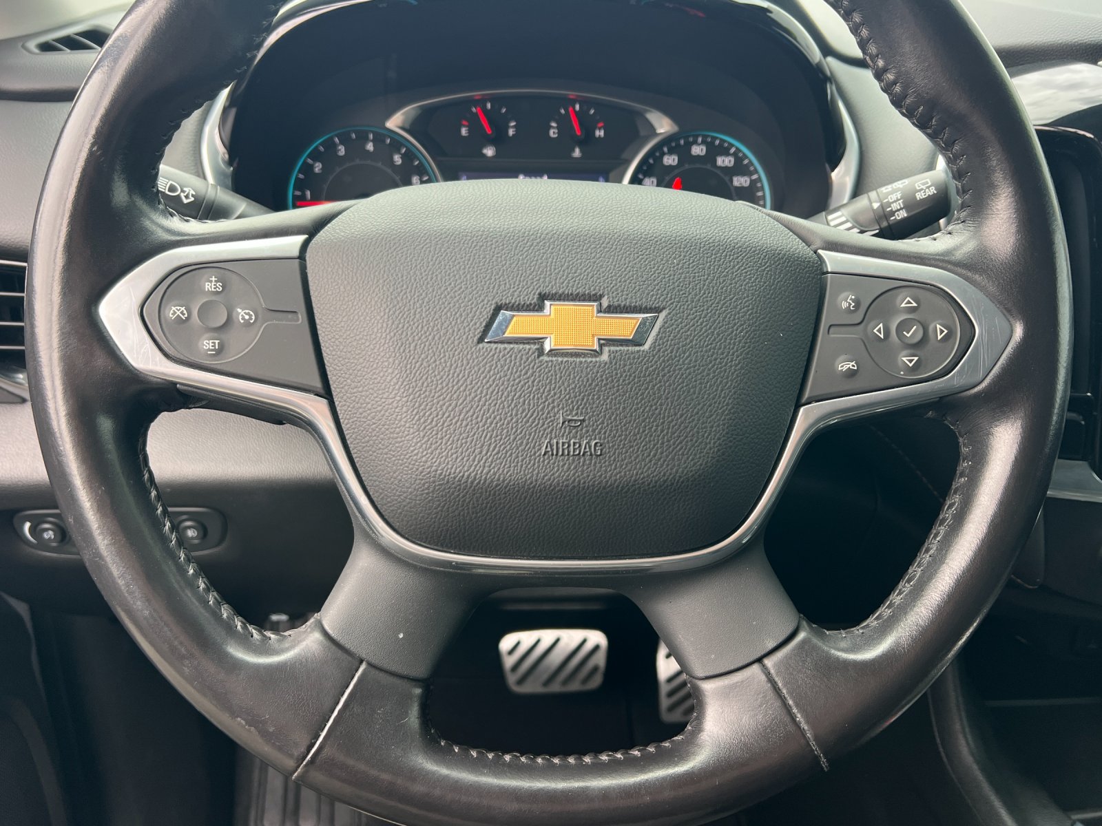 Used 2021 Chevrolet Traverse LT FWD image 24