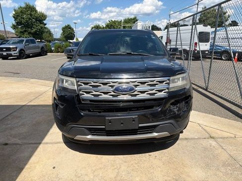 Used 2018 Ford Explorer XLT w/ Equipment Group 202A AWD/4WD image 7